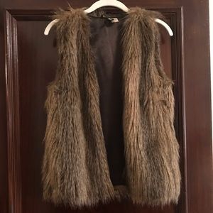 H&M faux fur vest